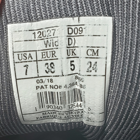 Brooks Ariel 18 Shoes - Picture 8 of 8